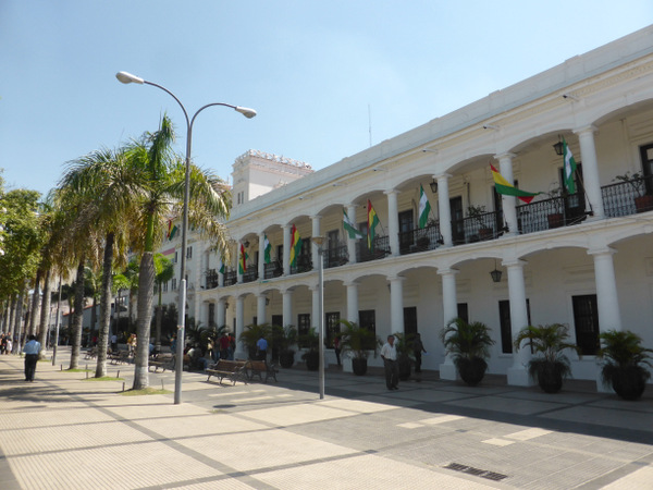 1-Bolivia-Santa-Cruz-Plaza.JPG Bolivia Santa Cruz Plaza