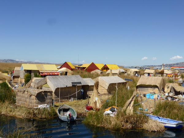 3 Peru Puno Uros Island