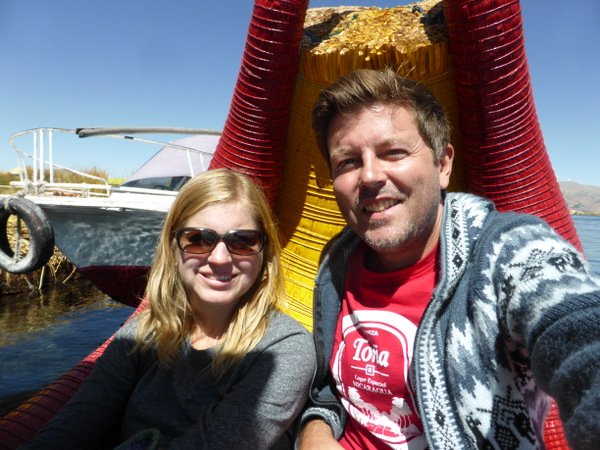 8 Peru Puno Uros Selfie