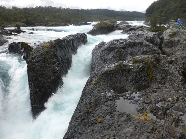 5-Chile-Puerto-Varas-Saltos-del-Petrohué.JPG Chile Puerto Varas Saltos del Petrohué